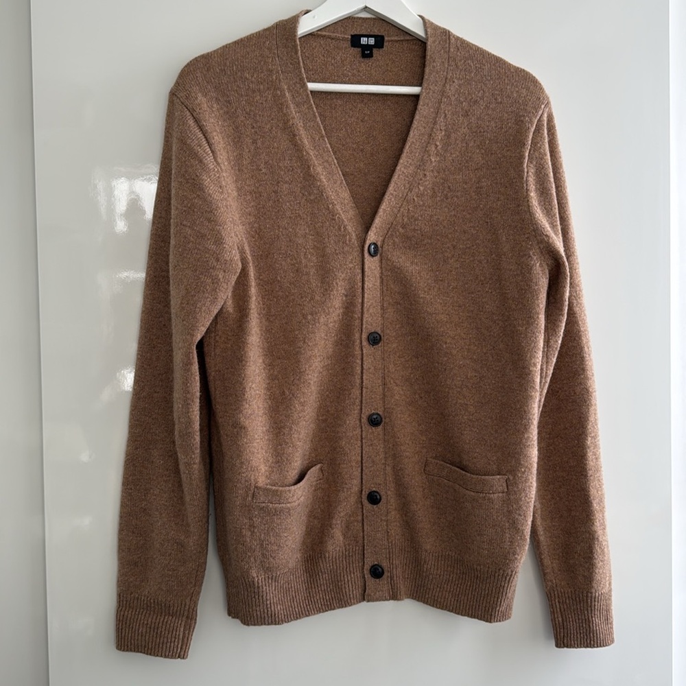 Uniqlo Men’s S Premium Lambswool V-Neck Cardigan Beige